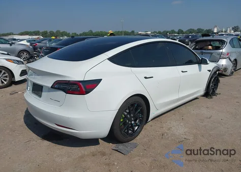 2021 Tesla Model 3 Long Range Dual Motor All-Wheel Drive z USA, uszkodzony, nr VIN 5YJ3E1EB9MF852840